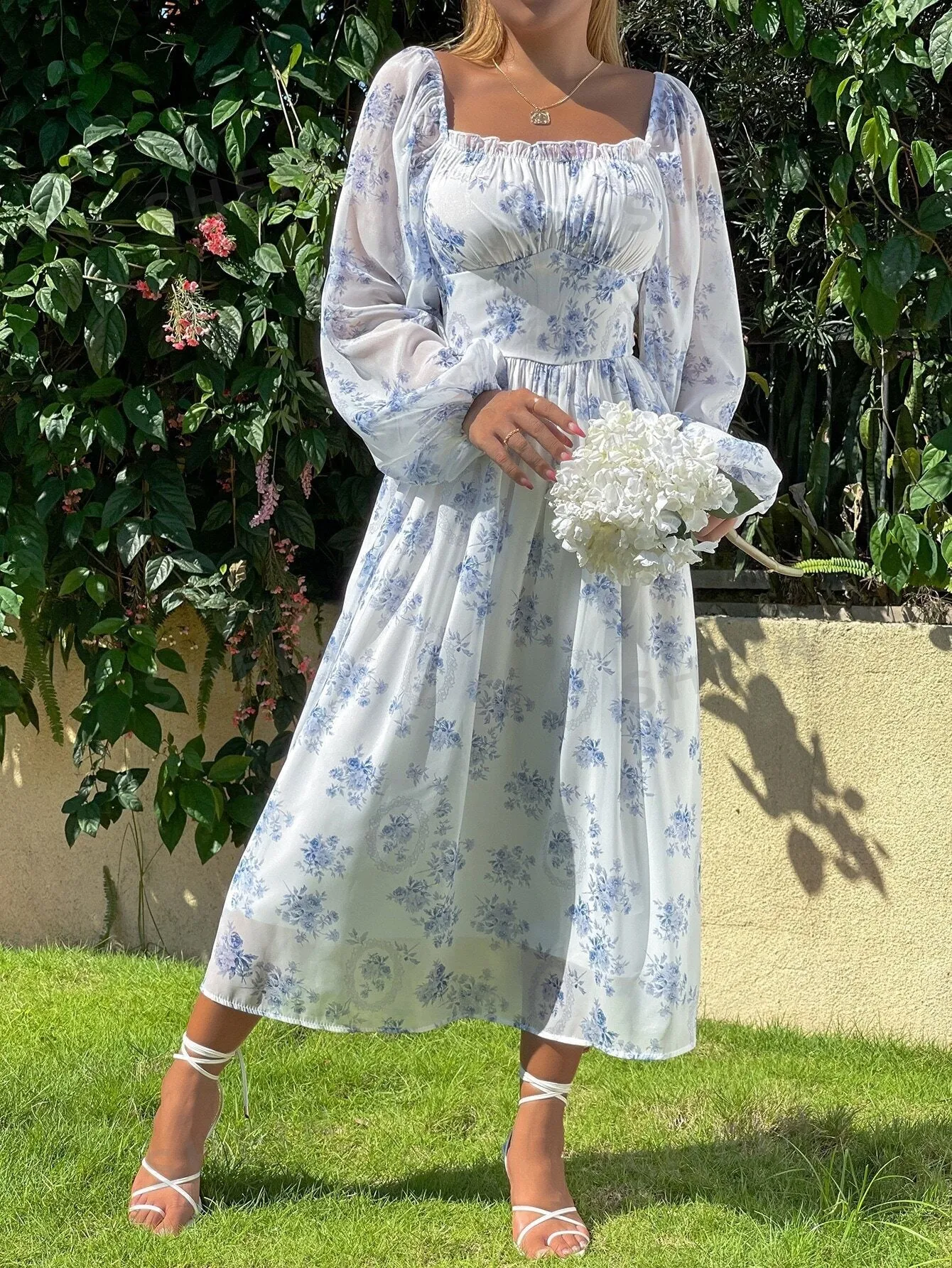 Blue Floral Lantern Sleeve Pleated Dress