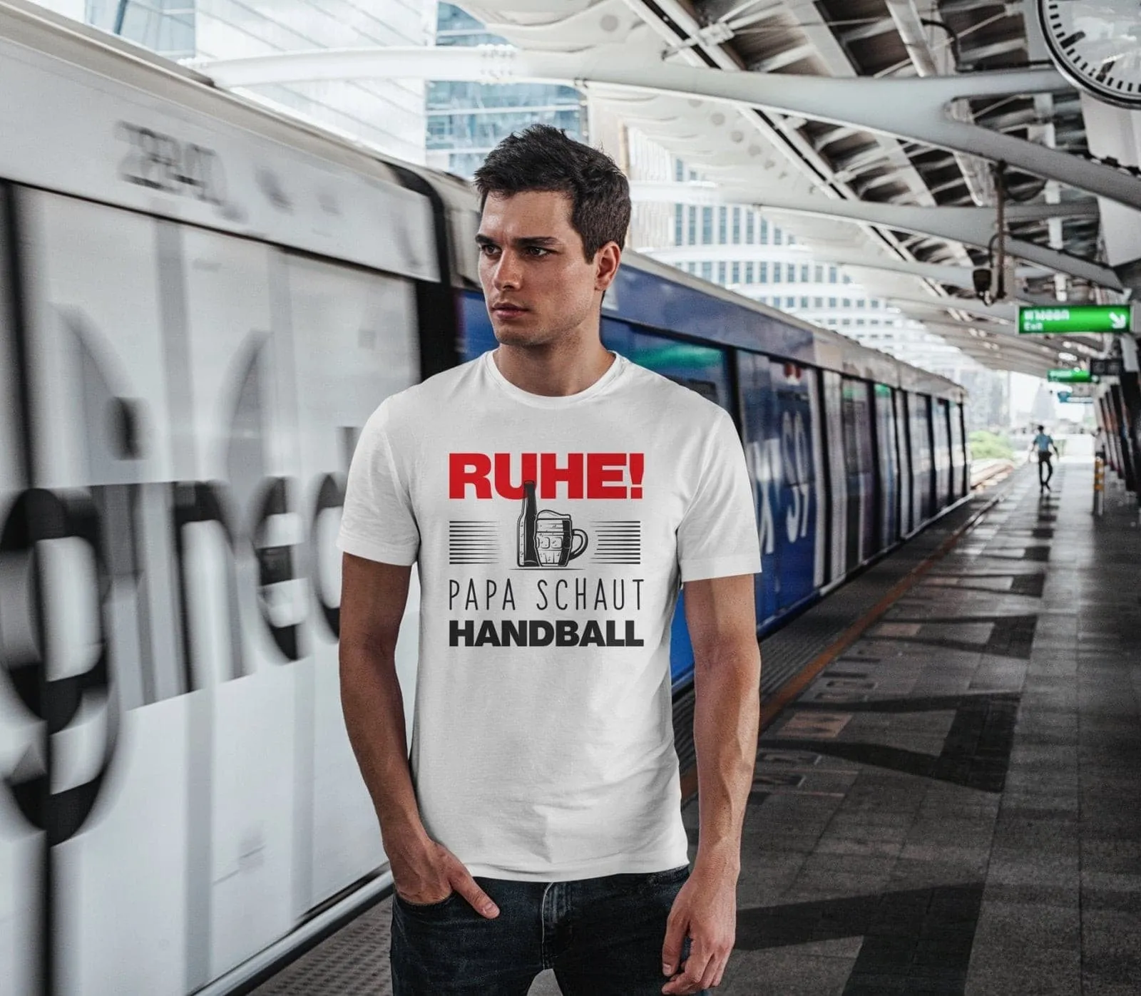 T-Shirt Herren - Ruhe! Papa schaut Handball