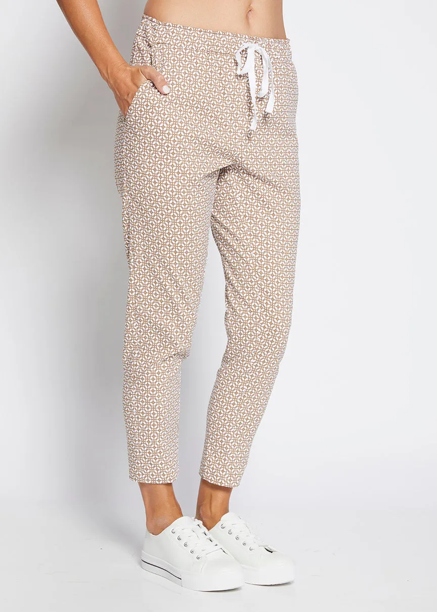 Weekend printed bengaline drawstring pant in Praline Tile print