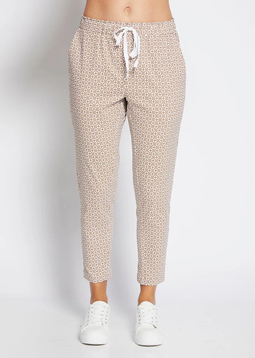 Weekend printed bengaline drawstring pant in Praline Tile print